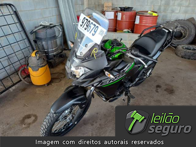 LOTE 039 KAWASAKI Versys-X 300 ABS 2023